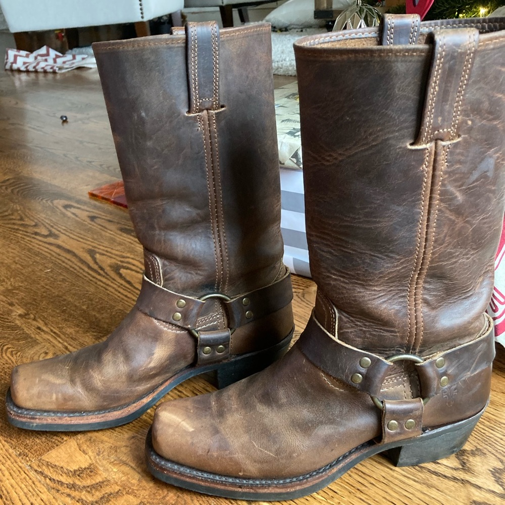 Size 9 Womens Frye Leather boots